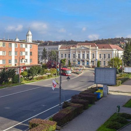 Central Park Apartment Турда Екстериор снимка