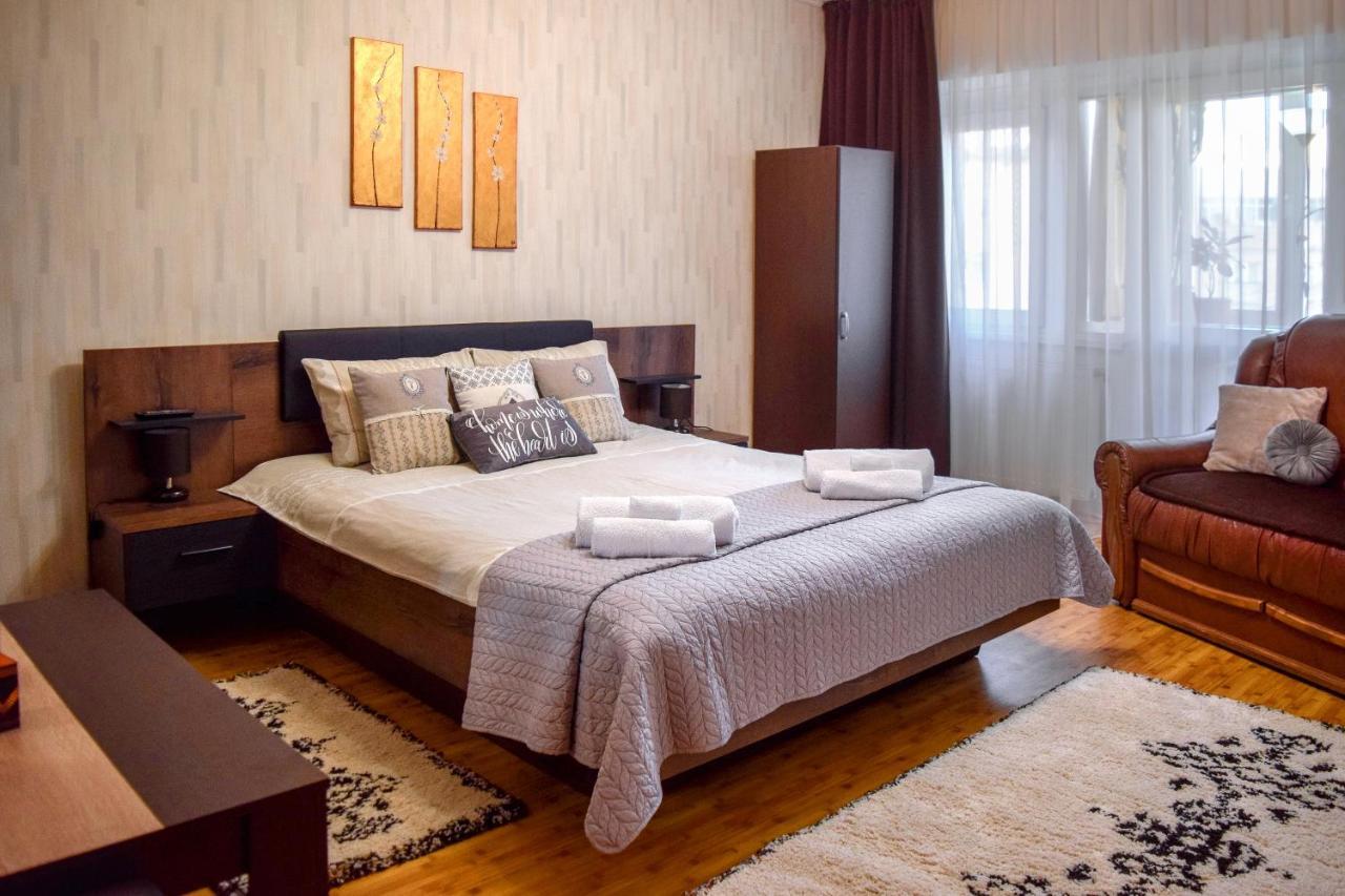 Central Park Apartment Турда Екстериор снимка