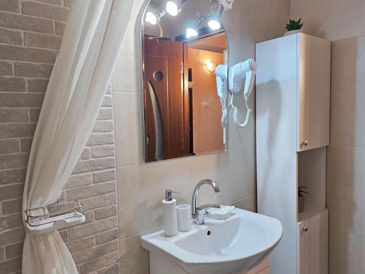 Central Park Apartment Турда Екстериор снимка