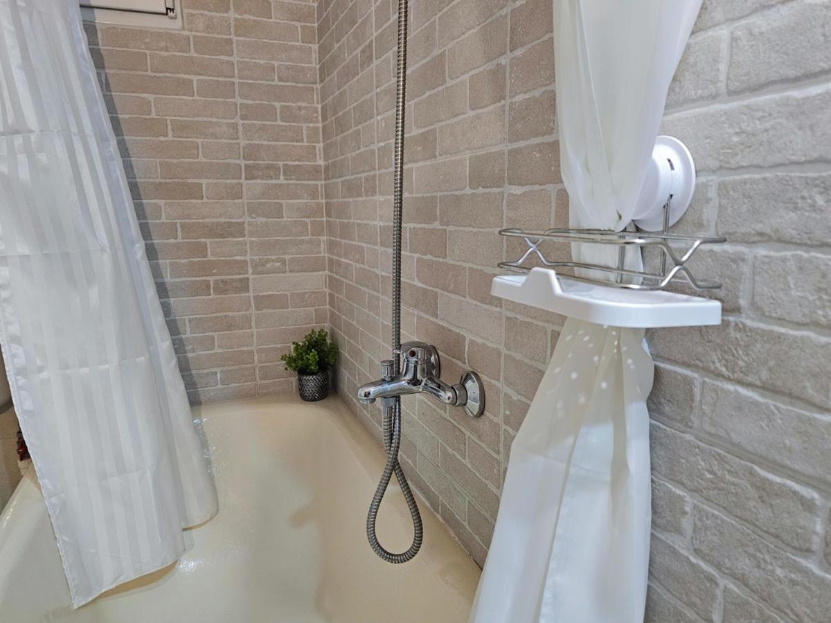 Central Park Apartment Турда Екстериор снимка