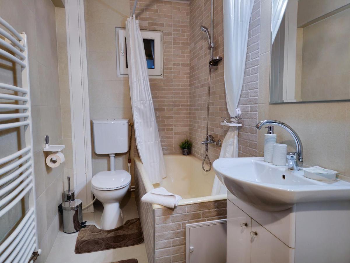 Central Park Apartment Турда Екстериор снимка